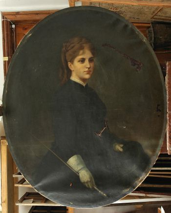 Покрытие картины реставрационным лаком